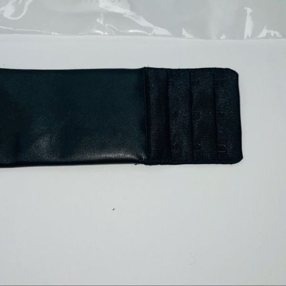 THE BRA LAB "Prague Vegan Leather" Multiway, Interchangeable Back Strap - Picture 2 of 9